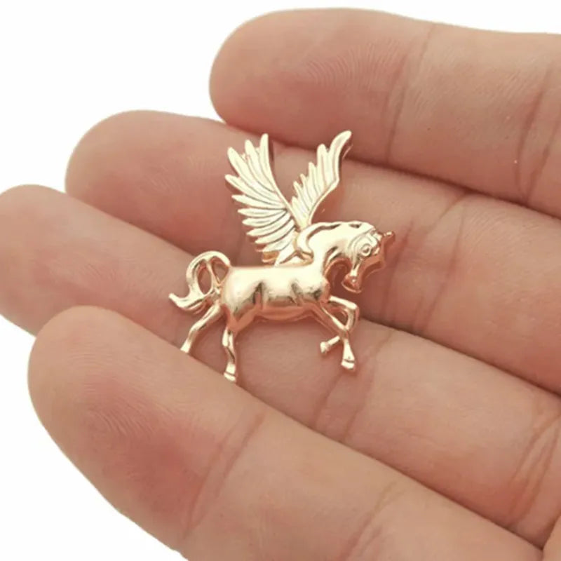 Fashionable and exquisite cartoon animal brooch, cute pony brooch, charming women's jewelry small gift